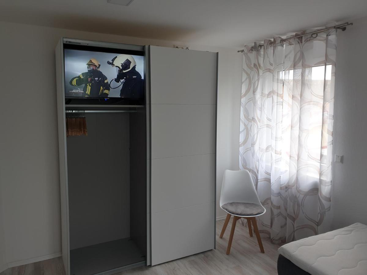 Ferienwohnung Mueller Кенцинген Екстериор снимка