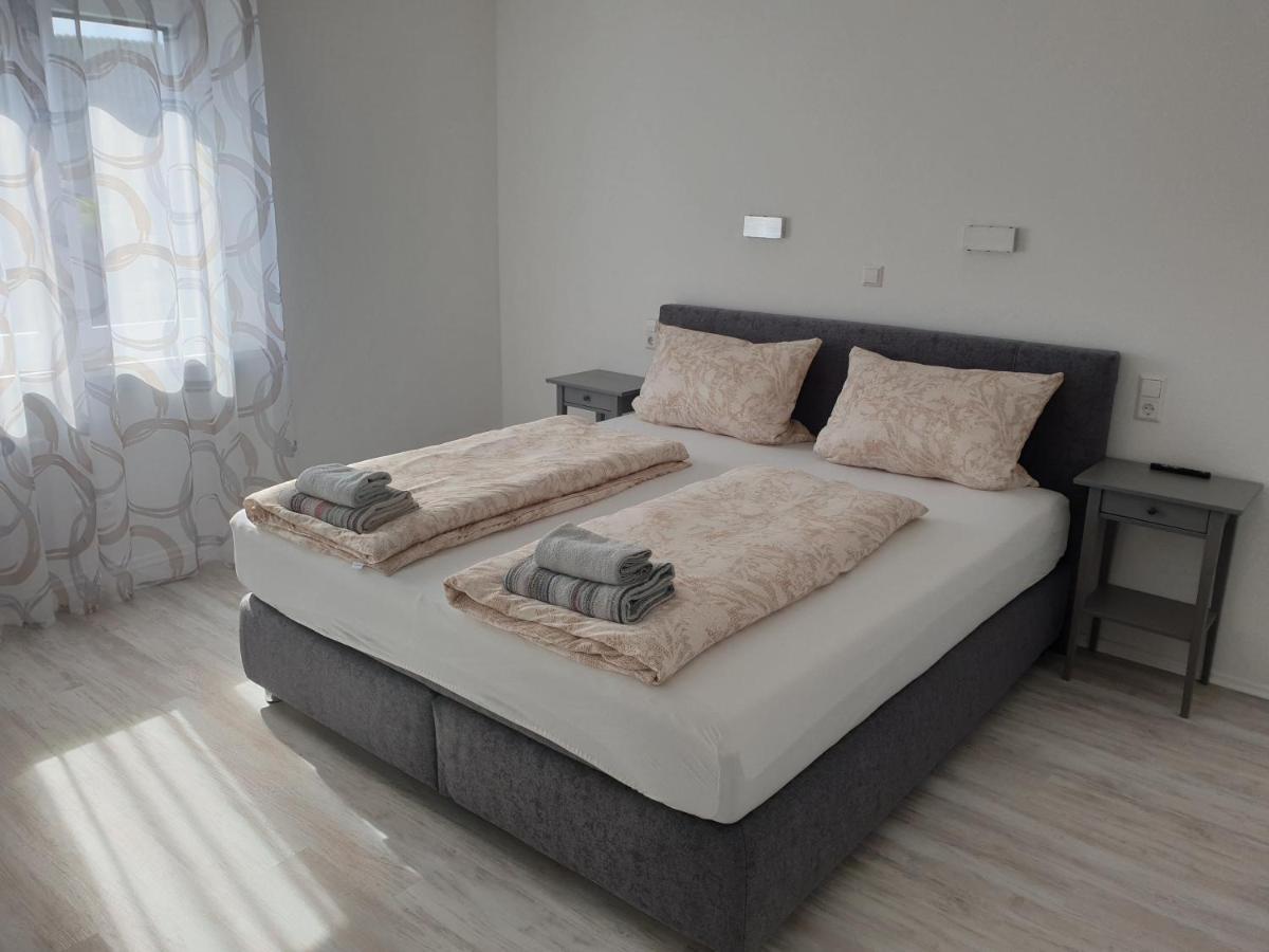 Ferienwohnung Mueller Кенцинген Екстериор снимка
