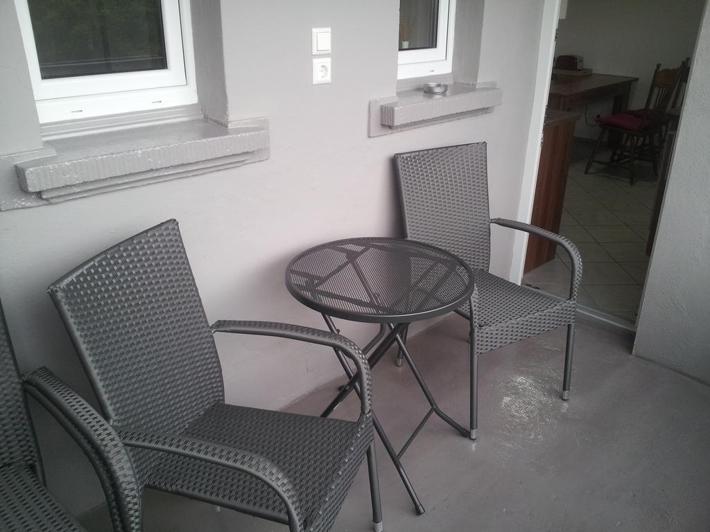 Ferienwohnung Mueller Кенцинген Екстериор снимка
